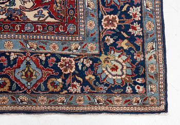 An antique Kashan Dabir of Garrus design, c 319 x 212 cm.