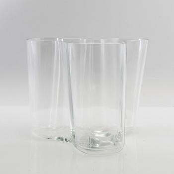 Alvar Aalto, vase model no. 3030 signed Alvar Aalto, Iittala Finland.