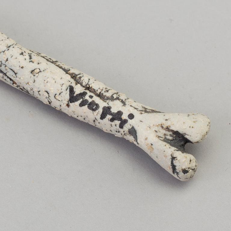 ULLA VIOTTI, bowl and object, stoneware, signed, second half of the 20th century.