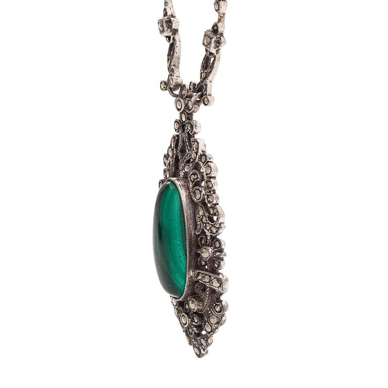 A silver necklace, with marcasites and a malachite, L.Gunnari, Helsinki 1935.