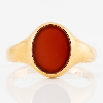 Ring, signet ring, 18K gold with carnelian.