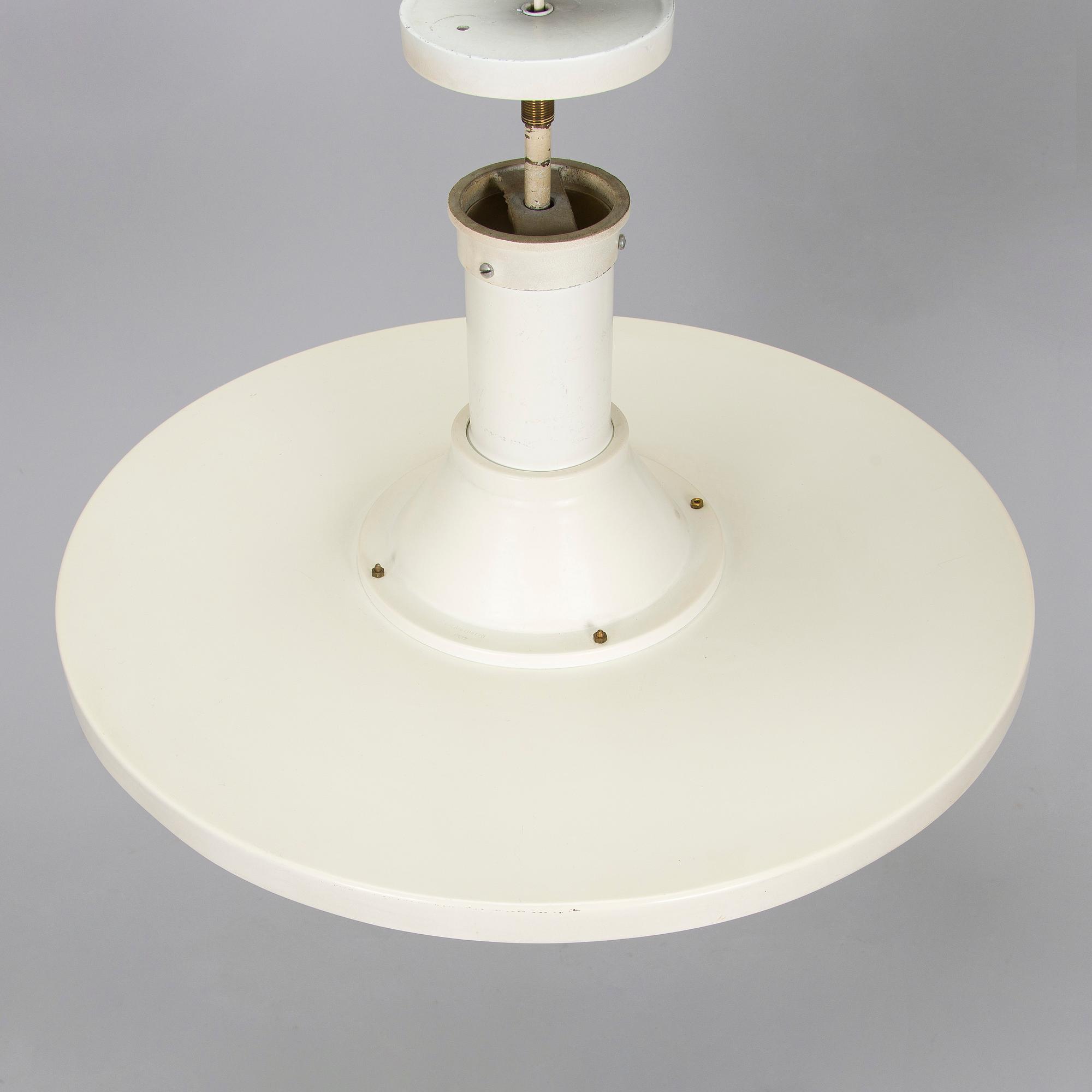 Alvar Aalto, taklampa, modell A 337, "Flygande tefat", Valaistustyö.