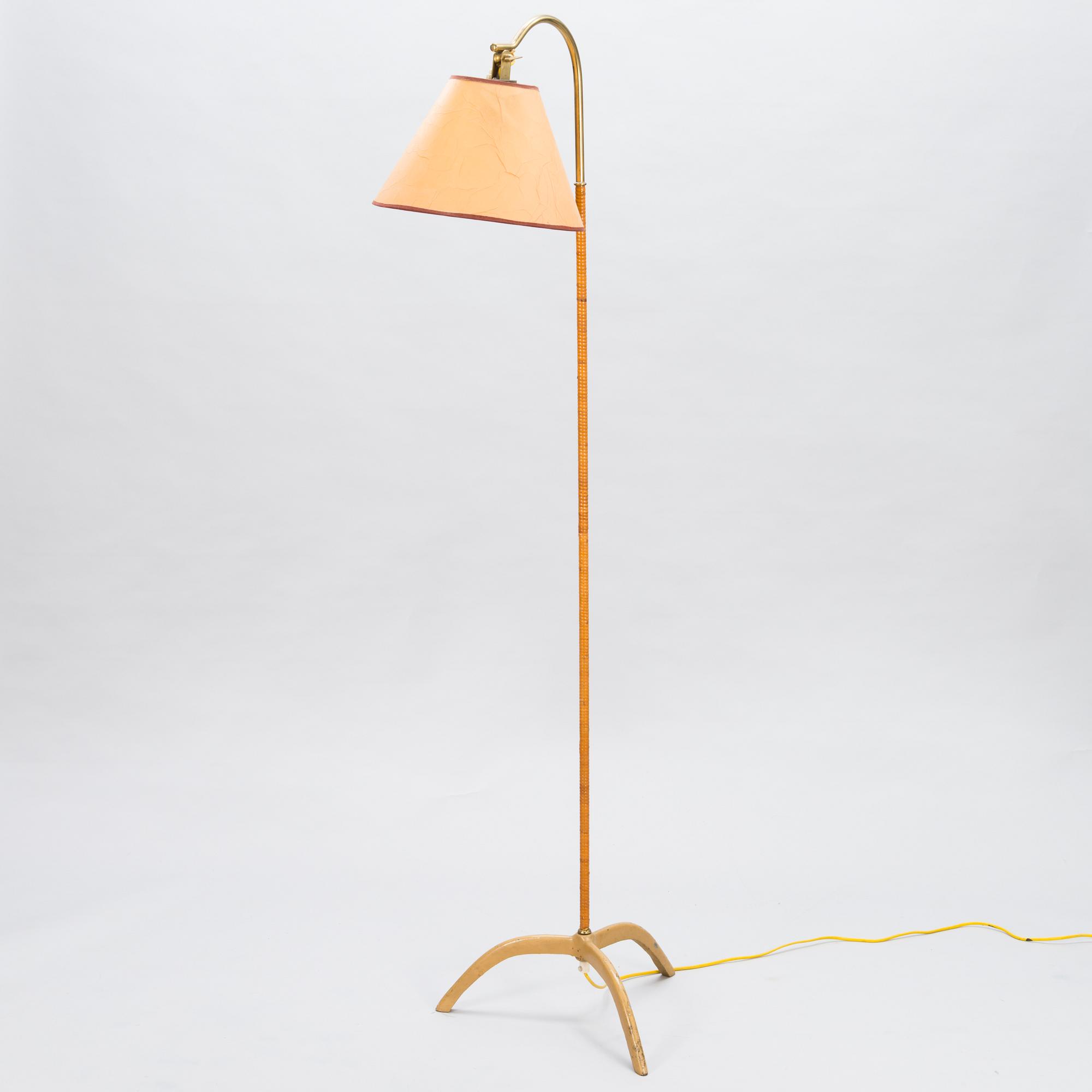 PAAVO TYNELL, lattiavalaisin, malli 9609, Taito Oy, 1900-luvun puoliväli.