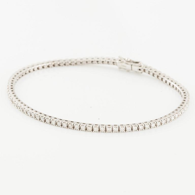 Tennis bracelet 18K white gold with brilliant-cut diamonds.