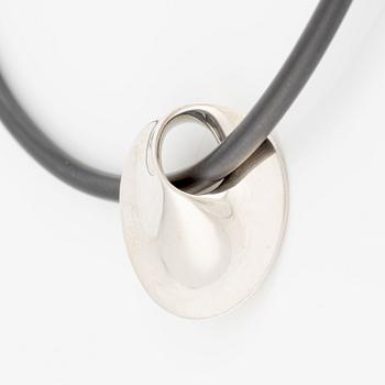 Sterling silver collar with rubber band "Möbius", for Georg Jensen.