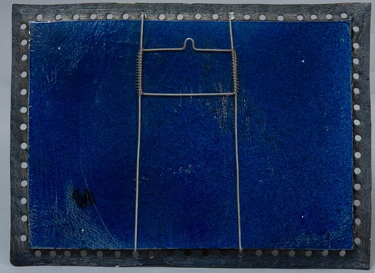 Birger Kaipiainen, A CERAMIC DISH.