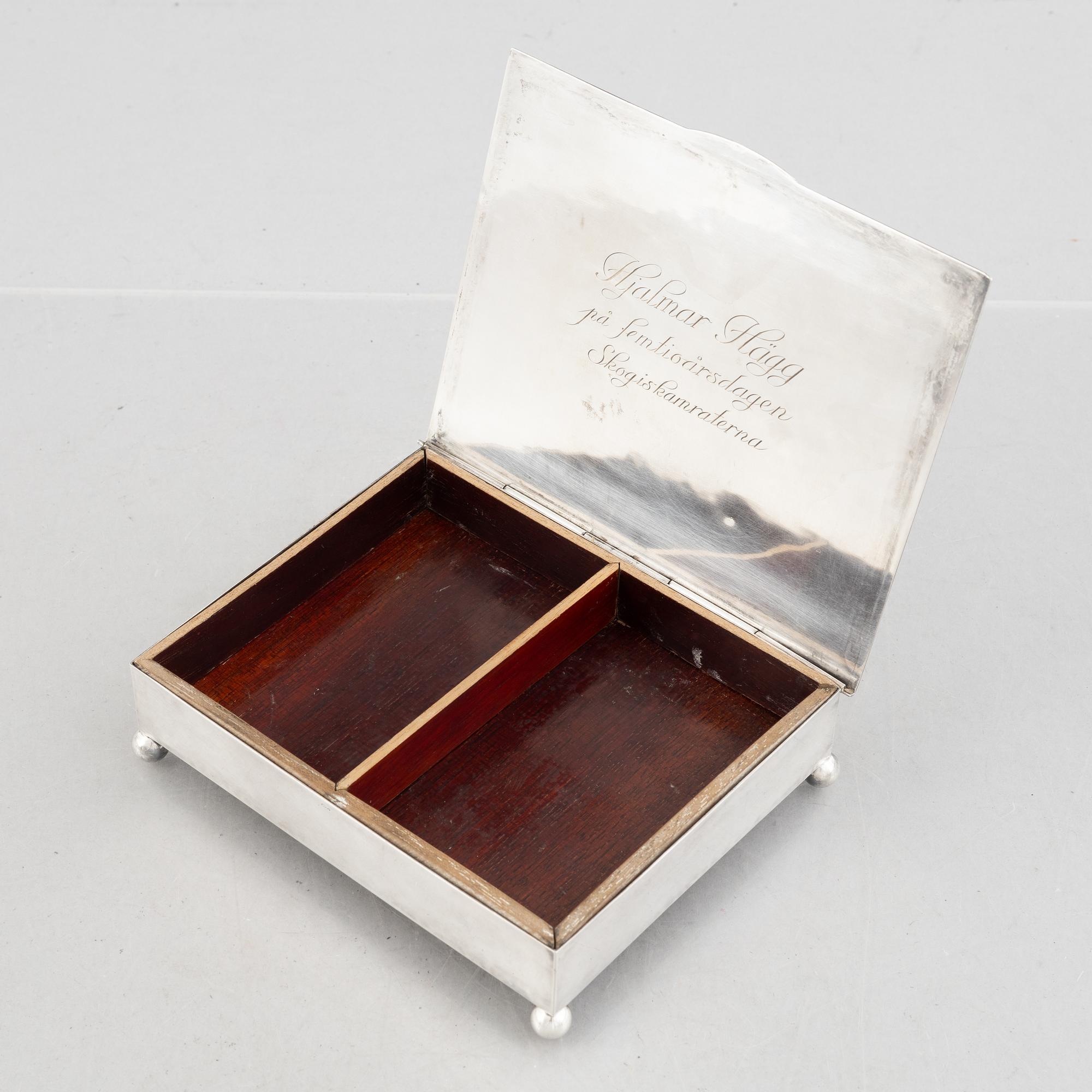 Kortskrin, silver, svensk importstämpel, 1900-talets första hälft.