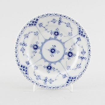 A porcelain coffee set of 29 pcs, 'Musselmalet', Royal Copenhagen, Denmark, first half of the 20th century.