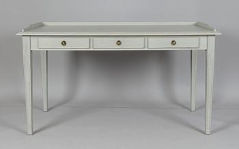 SKRIVBORD, gustaviansk stil, 1900-talets andra hälft.