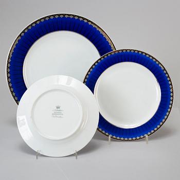 SIGVARD BERNADOTTE, a part 'Christineholm"/"Marianne' porcelain service, 2000. (33 pieces).