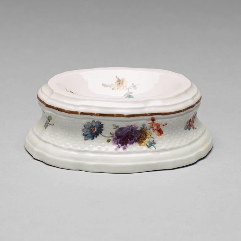 A Meissen salt, 18th century.