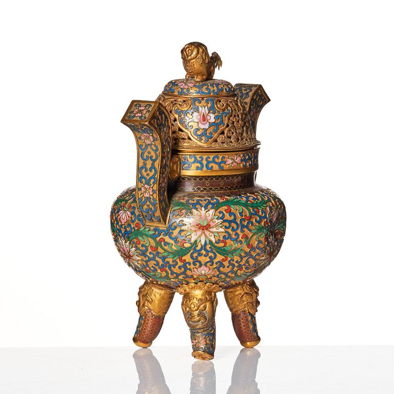 A gilt copper alloy cloisonné censer with cover, late Qing dynasty/early Republic.