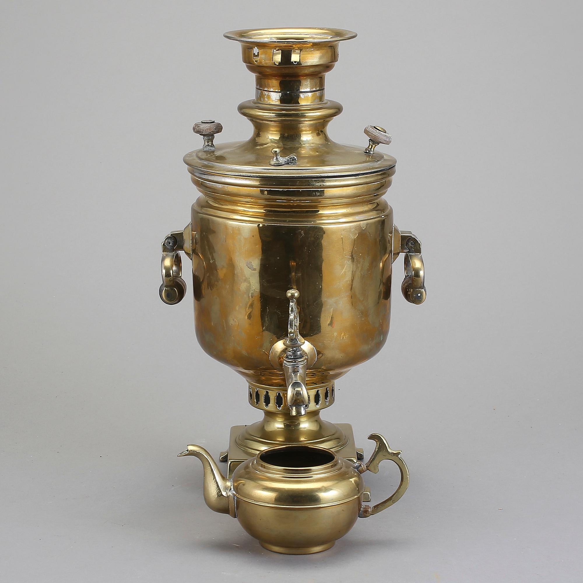 SAMOVAR, mässing, Ryssland, daterad 1889.