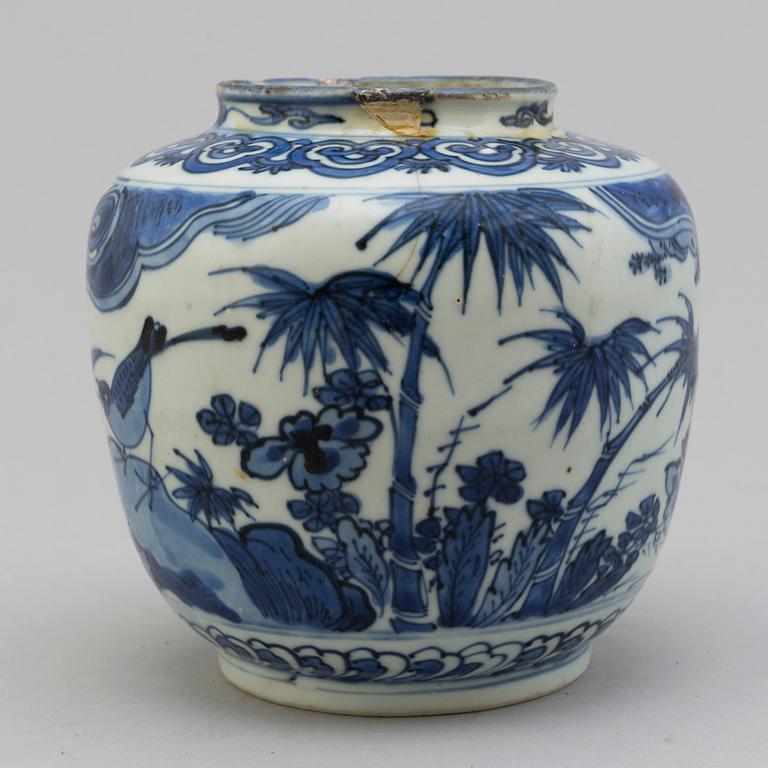 A Ming style jar, Qing dynasty, 19th century.