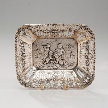 MALJA, hopeaa, Tauno Suhonen, Helsinki 1964. Paino noin 212 g.