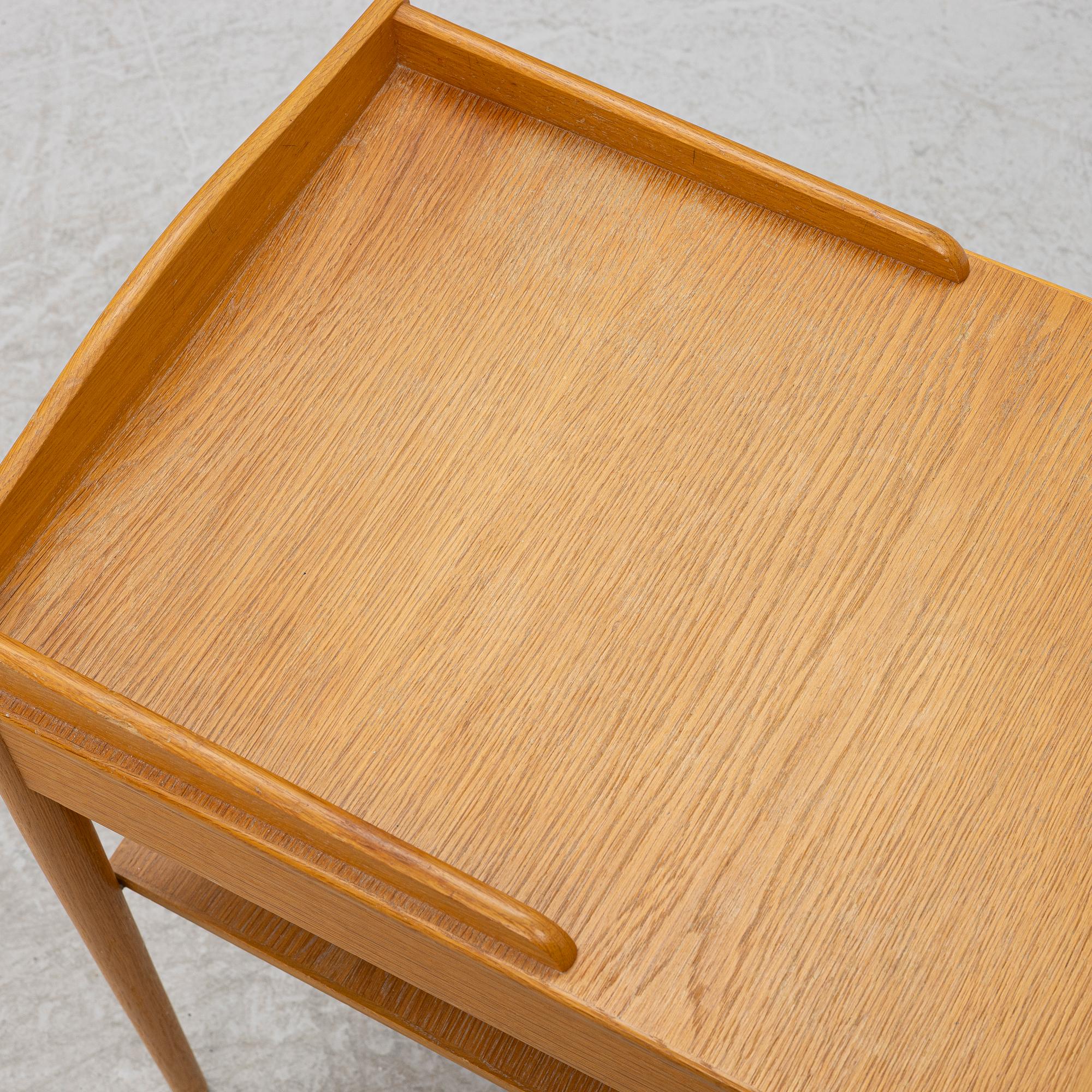 Sängbord, ett par, AB Erik Andersson & Co snickerifabrik, Växsjö, 1950/60-tal.