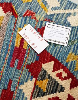 Gallerimatta, Kelim, ca. 390 x 85 cm.