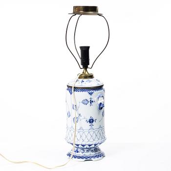 Royal Copenhagen, bordslampa, porslin, "Musselmalet", 1894-1900, Danmark.