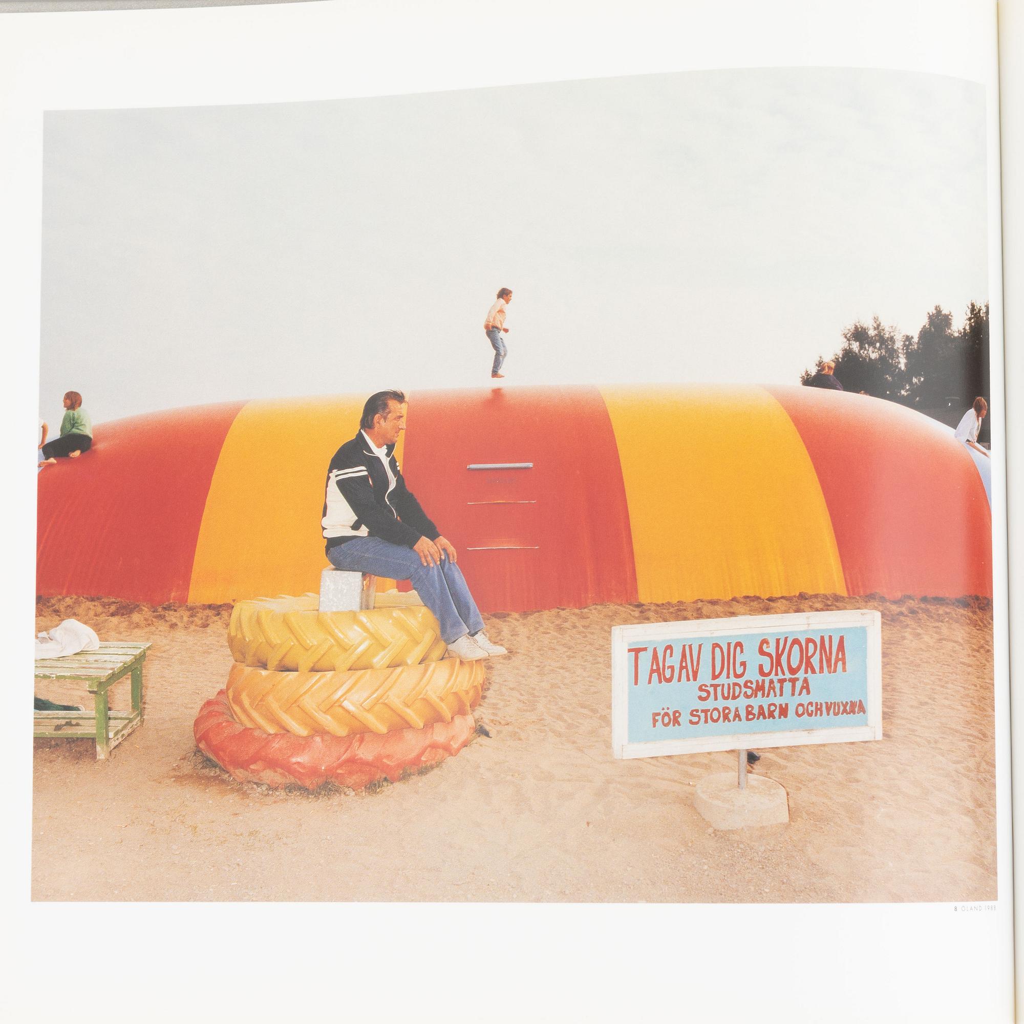 Lars Tunbjörk, bok "Landet utom sig", 1993.