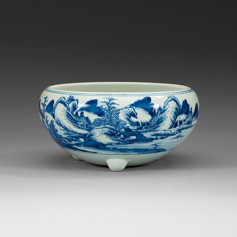 A blue and white tripod censer, Qing dynasty (1644-1912).