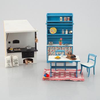 Dollhouse furniture, 6 pieces and accessories, Berit Bergström, Nolbyn, Värmland Craft, 1940s/50s.