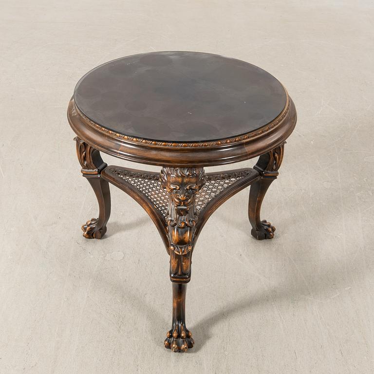 Coffee table/Side table 1940s Baroque style.