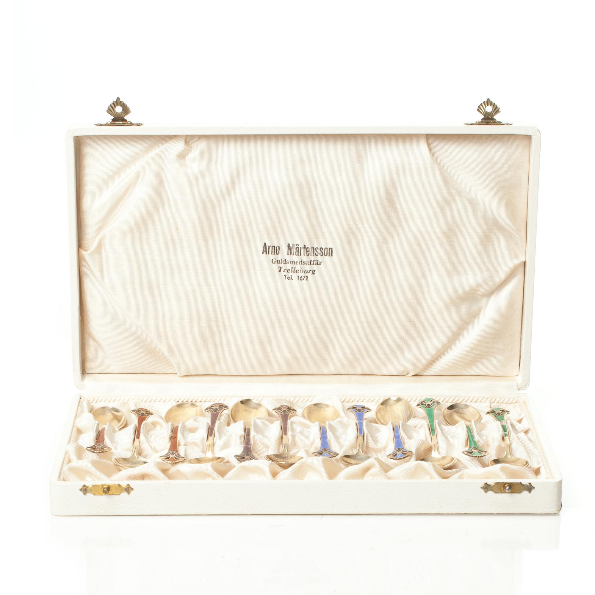 MOCCASKEDAR, 12 st, silver och emalj, Norge.
