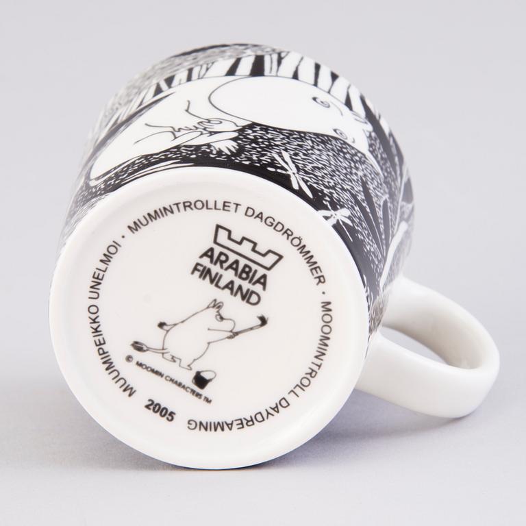 MOOMIN-MUG, porcelain, 'Moomintroll daydreaming', Moomin Characters, Arabia 2005.