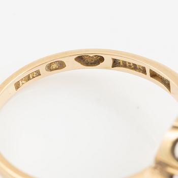 Ring, 18K gold with ruby and brilliant-cut diamonds.