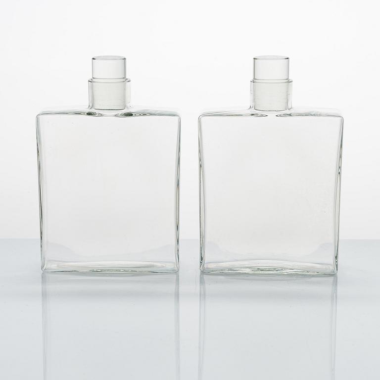 Kaj Franck, A liquor box, 'Napakymppi', for Nuutajärvi Notsjö Finland 1961-1968.