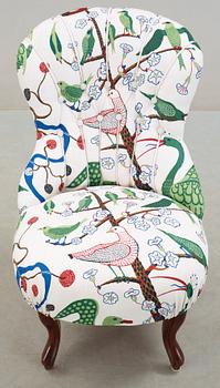 FÅTÖLJ, en sk emmafåtölj, 1800-talets slut.