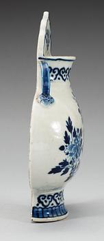 A blue and white wall-vase, late Qing dynasty, 19th Century.