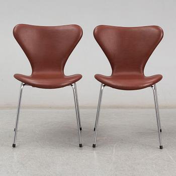 ARNE JACOBSEN, Six 'Sjuan' chairs, Fritz Hansen, Denmark.