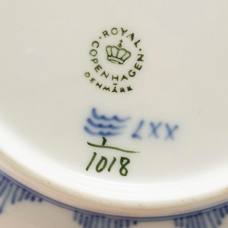 A seventy one pieces 'Musselmalet' porcelain dinner service ny Royal Copenhagen.