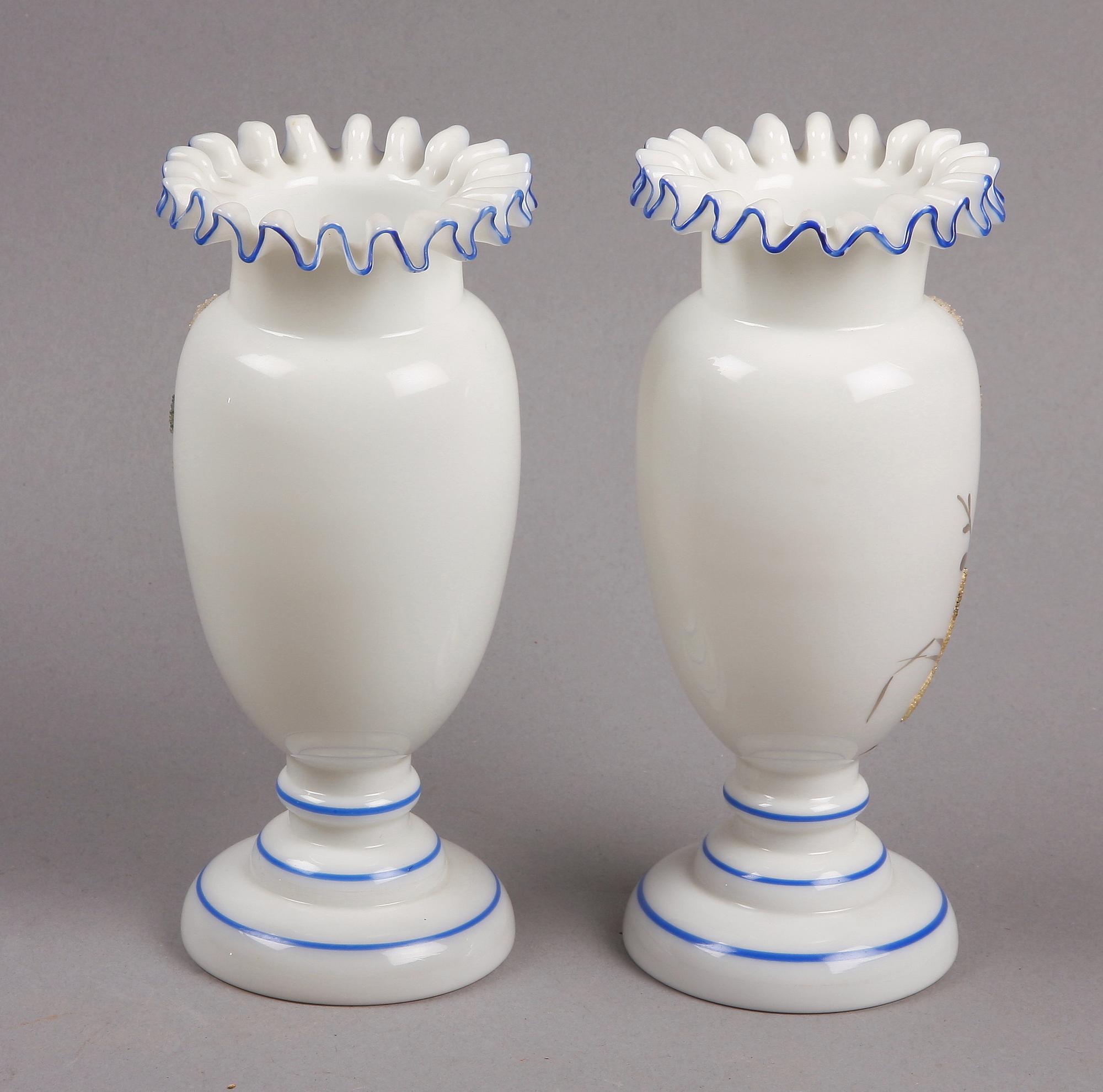 VASER, ett par, flussglas, omkring 1900.