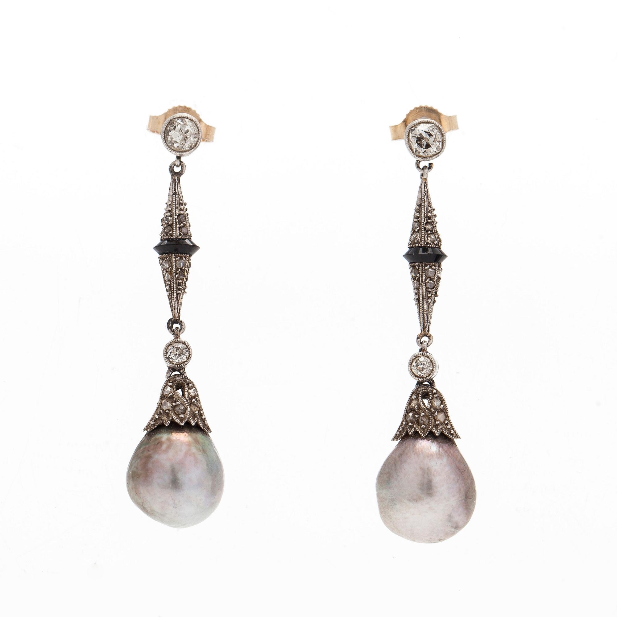 Earrings, diamonds, black stone and pearls.
