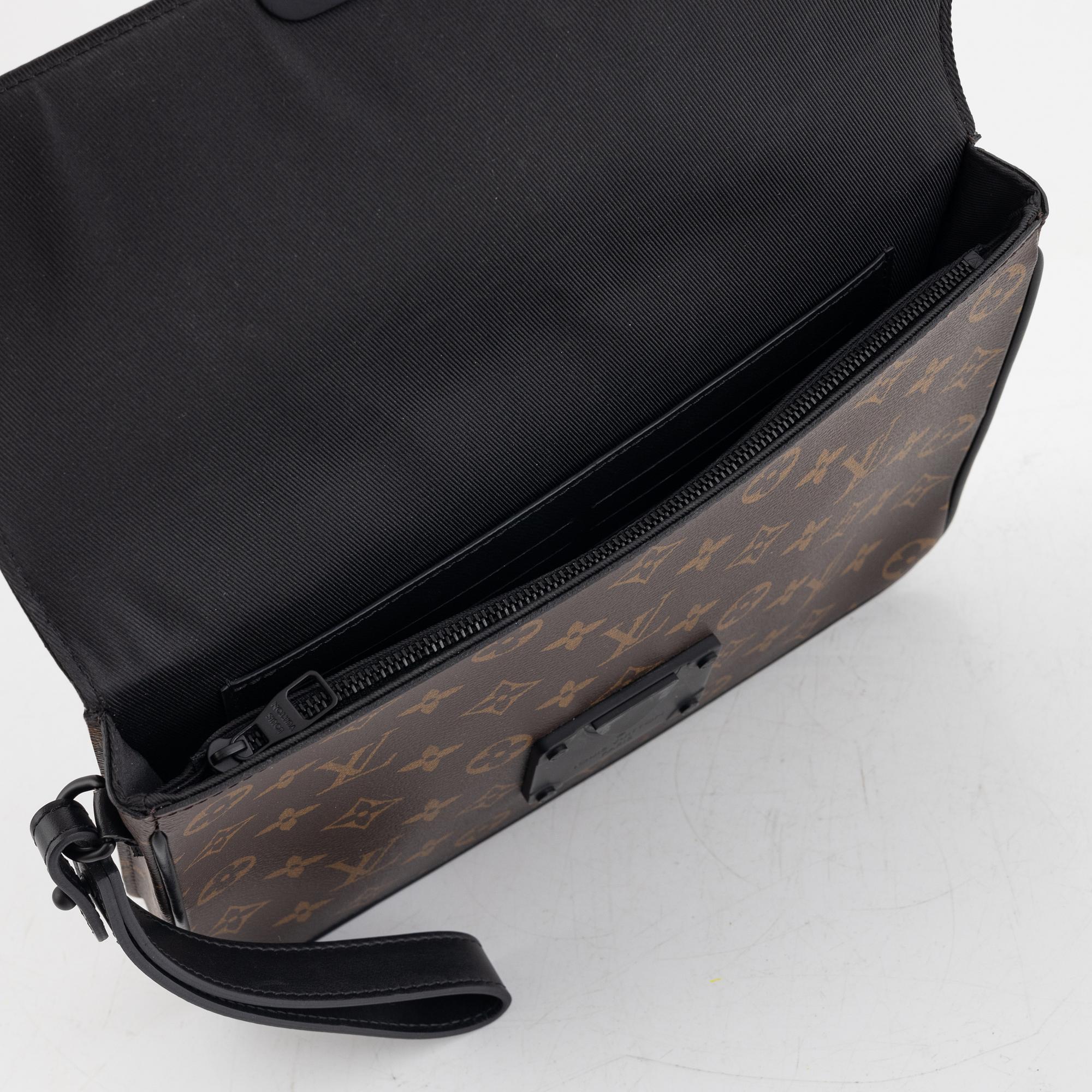 Louis Vuitton, väska, "Lock A4 Pouch".