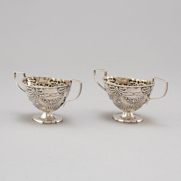 Charles Westwood & Sons, a pair of, silver salt cellars, Birmingham 1899.