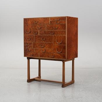 Josef Frank, skåp, "Nationalmuseiskåpet", modell 881, Firma Svenskt Tenn, efter 1985.