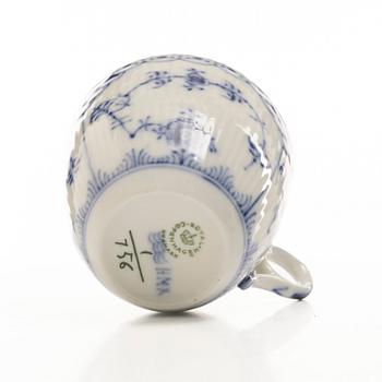 Royal Copenhagen, servis, 37 delar, "Musselmalet Halvblonde".