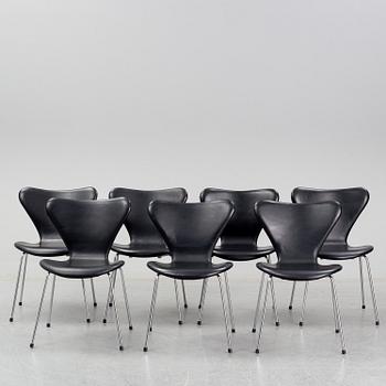 ARNE JACOBSEN, stolar, 3 st, "Sjuan", Fritz Hansen, Danmark.