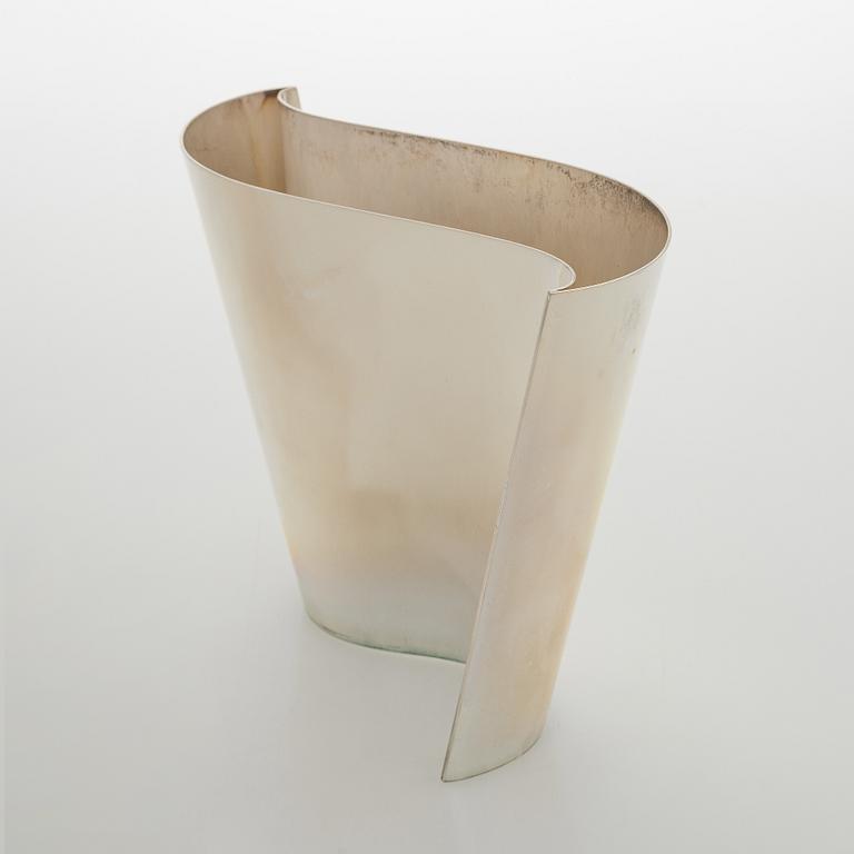 Pekka Piekäinen, vas, sterlingsilver, "Finlandia", Platinoro, Åbo.