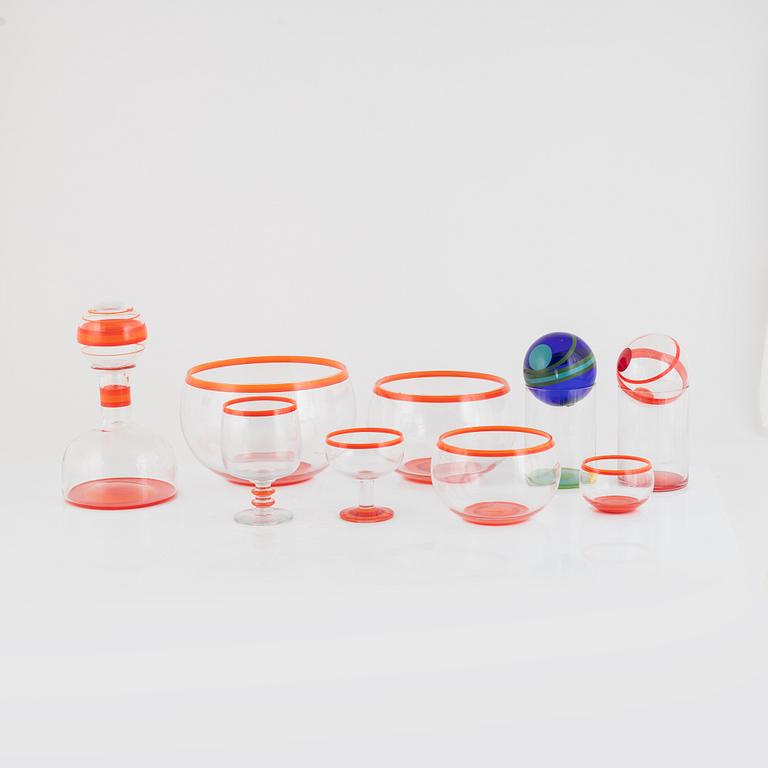 Catti Åsélius Lidbeck, 20 pieces of a "Mitt i prick" glass service from Gullaskruf, Sweden, 1960's.