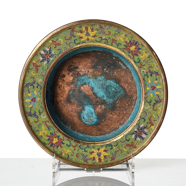 Kärl, cloisonne. Sen Mingdynasti.