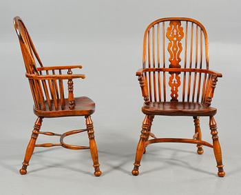 KARMSTOLAR, ett par, Windsor-modell, 1900-talets första hälft.