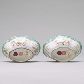 A pair of Chinese famille rose bowls, early 20th century,