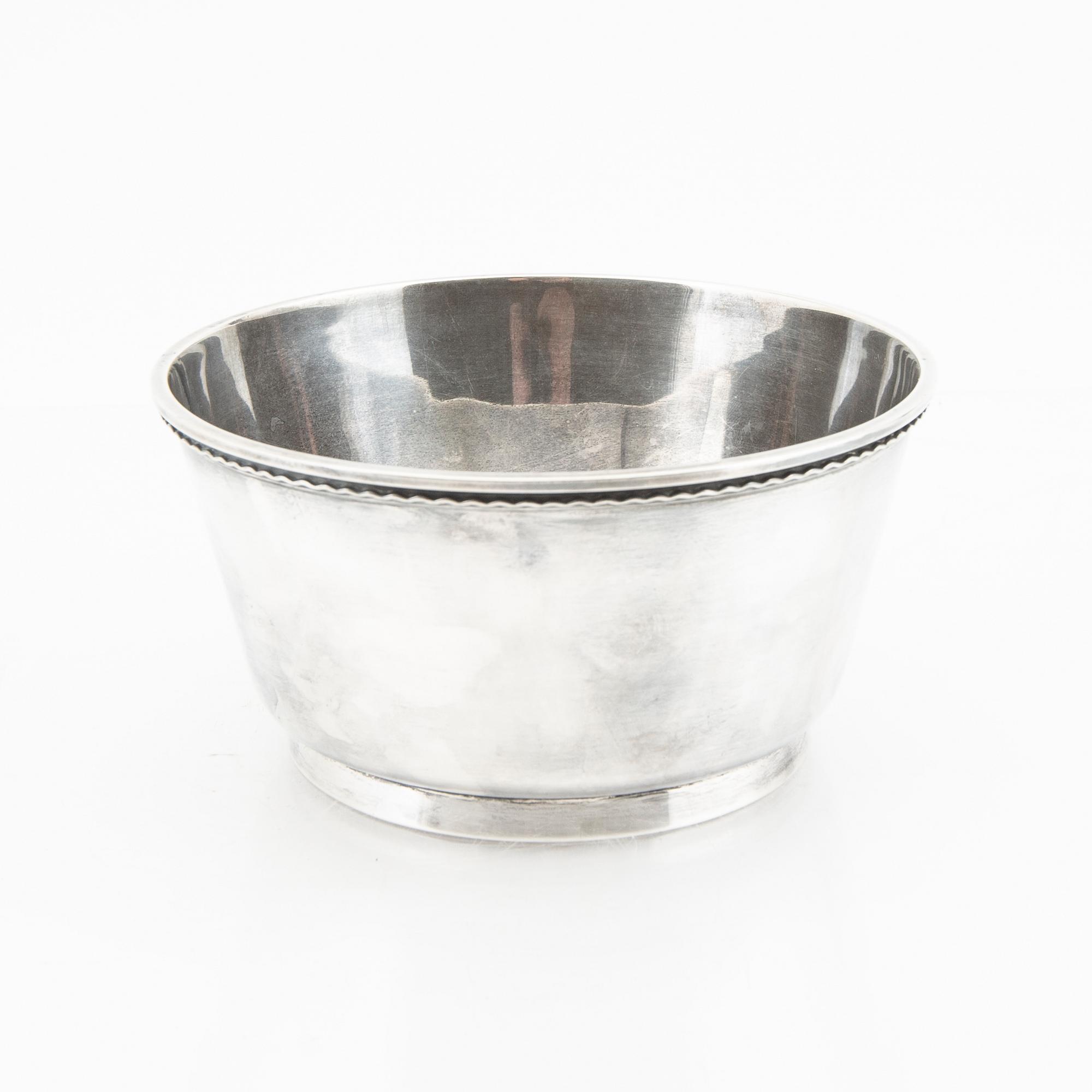 A Swedish 20th century silver bowl mark of Eric Råström, Stockholm 1973 weight 344 grams.