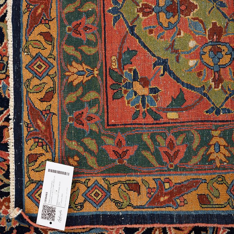 A carpet, semi-antique Feraghan probably, ca 459 x 286-292,5 cm.