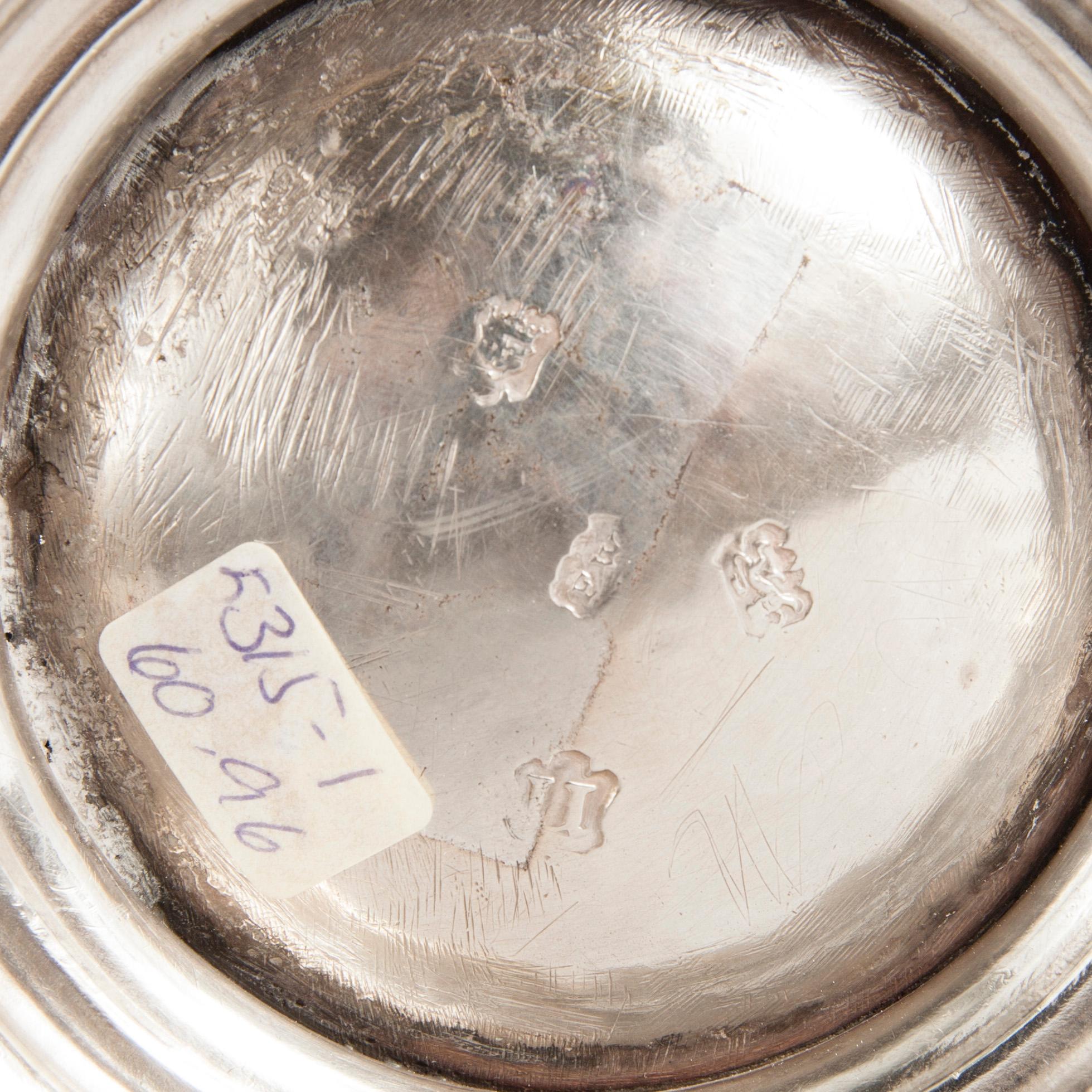 STOP, silver Fuller White, London 1748. Vikt 354 g.