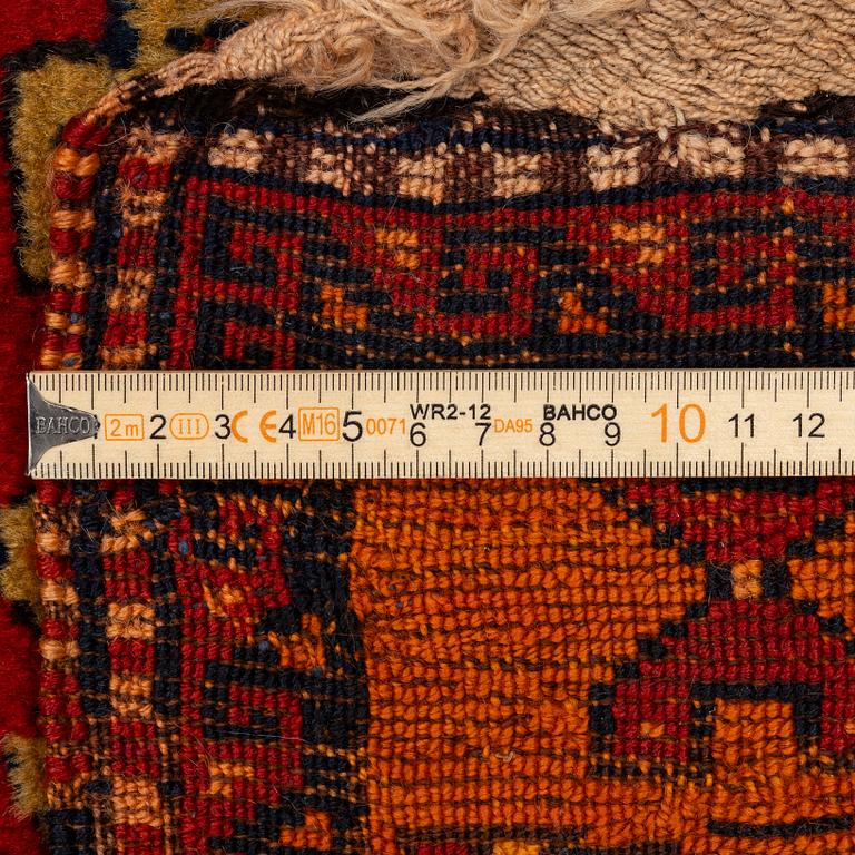 Gallerimatta, semiantik Adiyaman, sydöstra Anatolien, ca 345 x 100 cm.